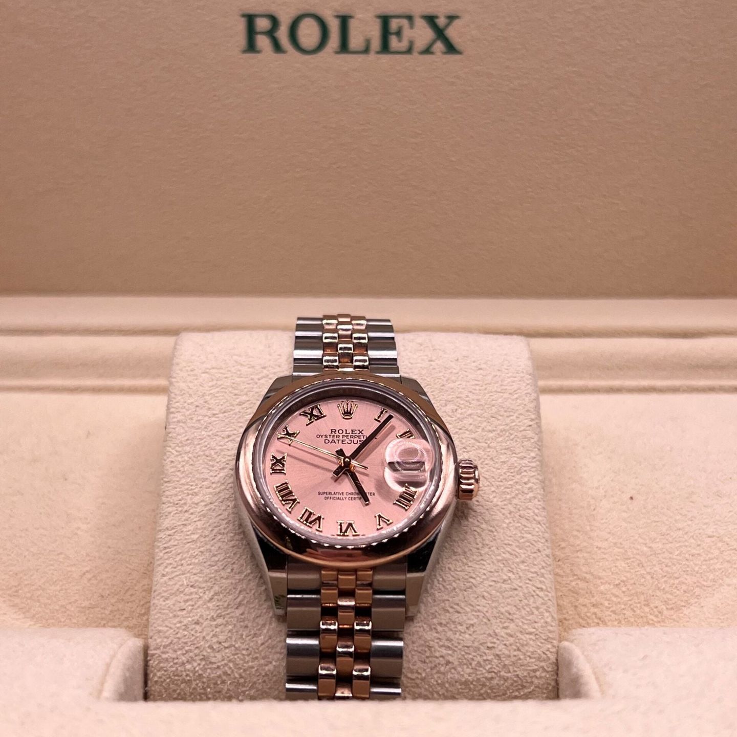 Rolex Lady-Datejust 279161 (2022) - Pink dial 28 mm Steel case (3/6)