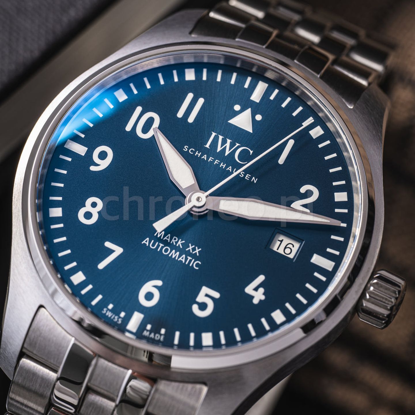 IWC Pilot Mark IW328204 (2026) - Blue dial 40 mm Steel case (2/8)