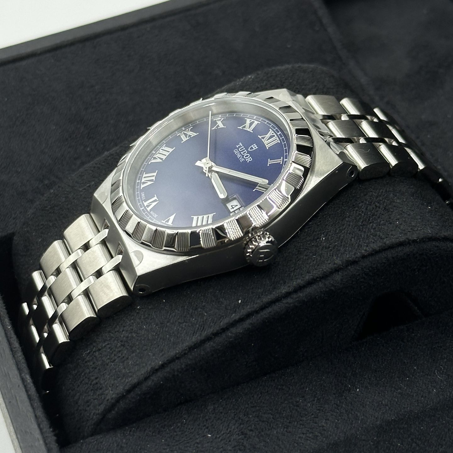 Tudor Royal 28500-0005 (2023) - Blue dial 38 mm Steel case (7/8)