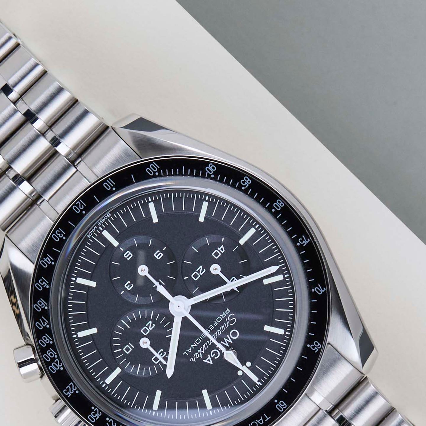 Omega Speedmaster Professional Moonwatch 310.30.42.50.01.002 (2021) - Black dial 42 mm Steel case (4/8)