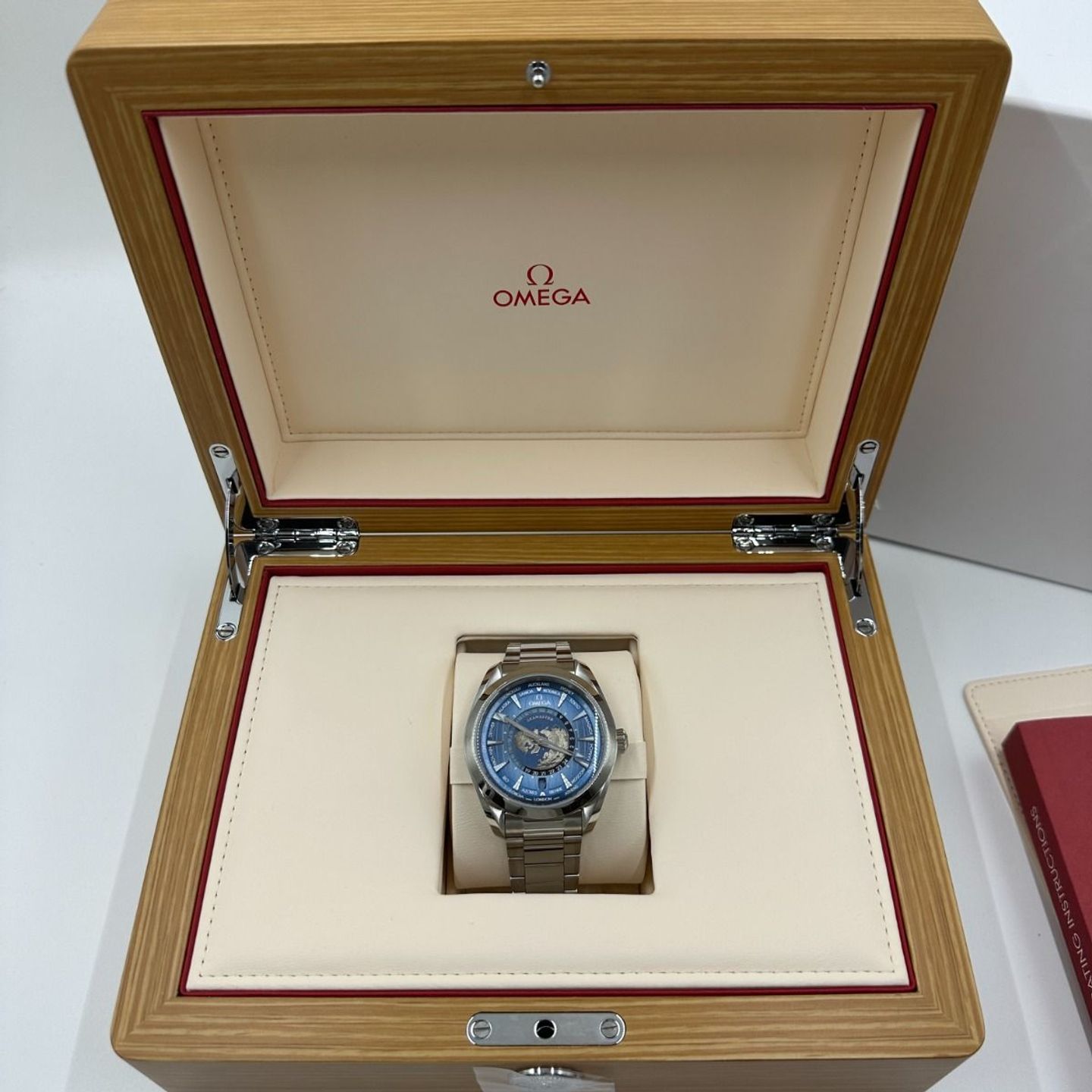 Omega Seamaster Aqua Terra 220.10.43.22.03.002 (2024) - Blue dial 43 mm Steel case (4/8)