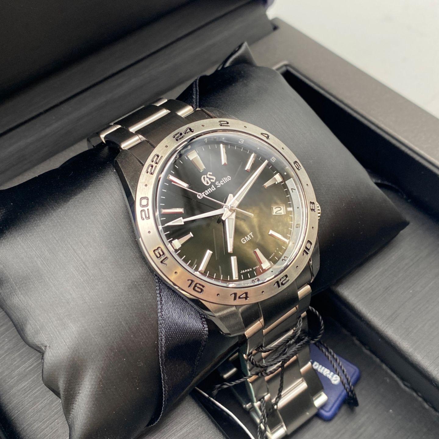 Grand Seiko Sport Collection SBGN027 (2023) - Zwart wijzerplaat Onbekend Staal (2/7)