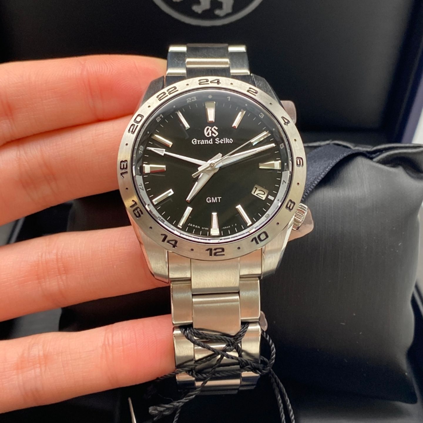 Grand Seiko Sport Collection SBGN027 (2023) - Zwart wijzerplaat Onbekend Staal (1/7)