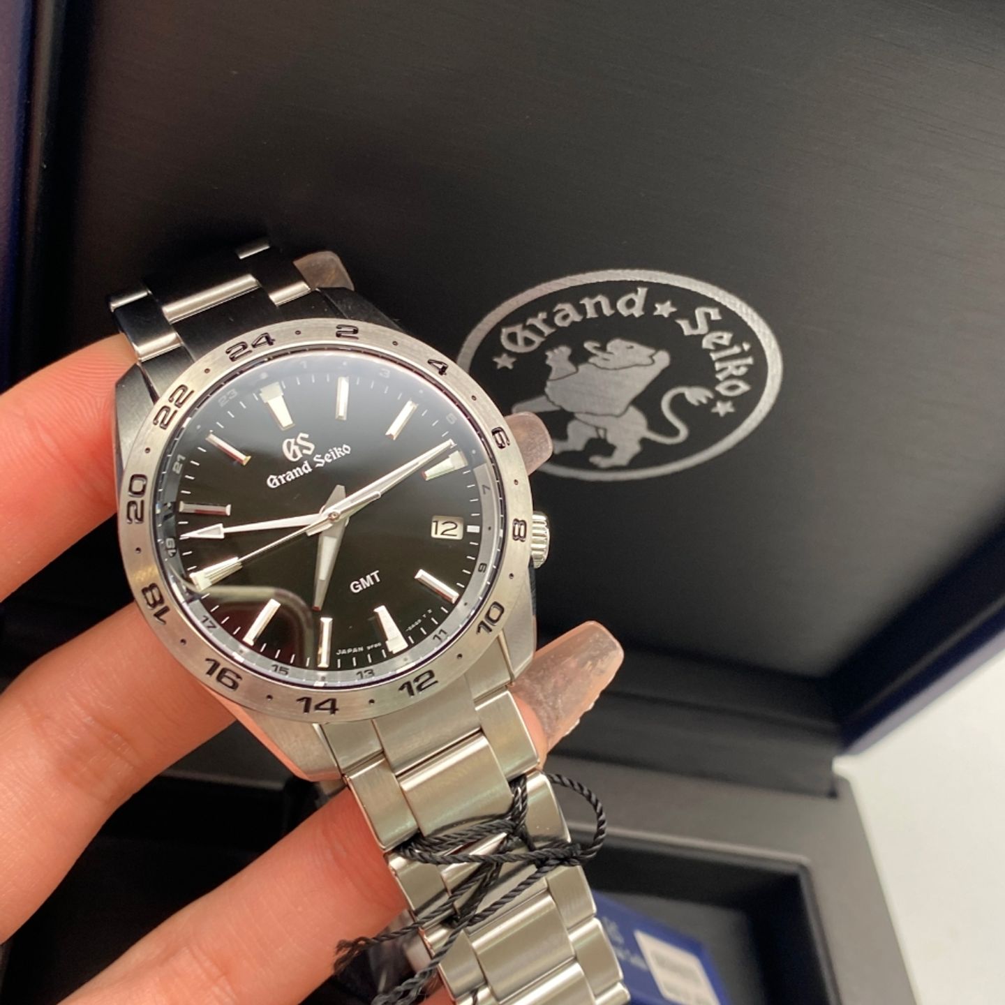 Grand Seiko Sport Collection SBGN027 (2023) - Zwart wijzerplaat Onbekend Staal (3/7)