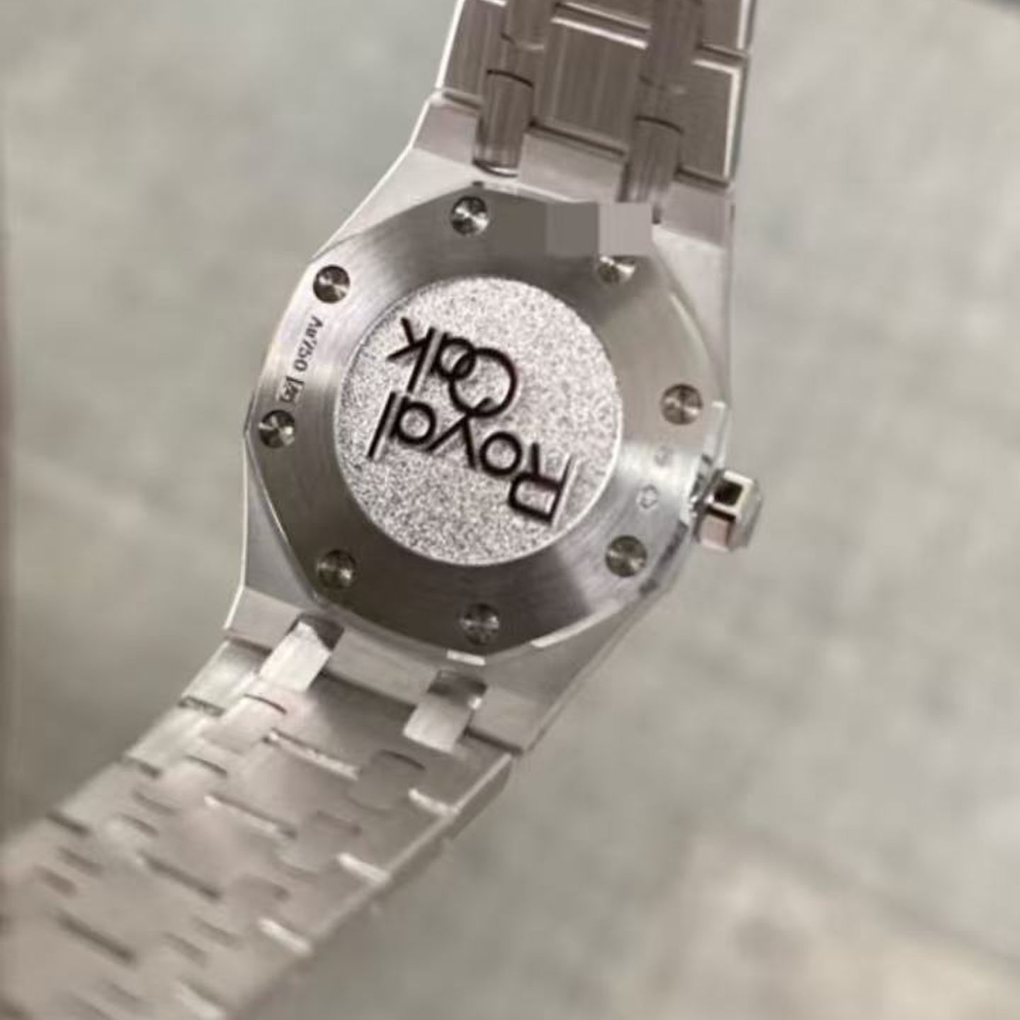 Audemars Piguet Royal Oak Mini 67630BC.GG.1312BC.01 (2025) - Silver dial 23 mm White Gold case (5/8)