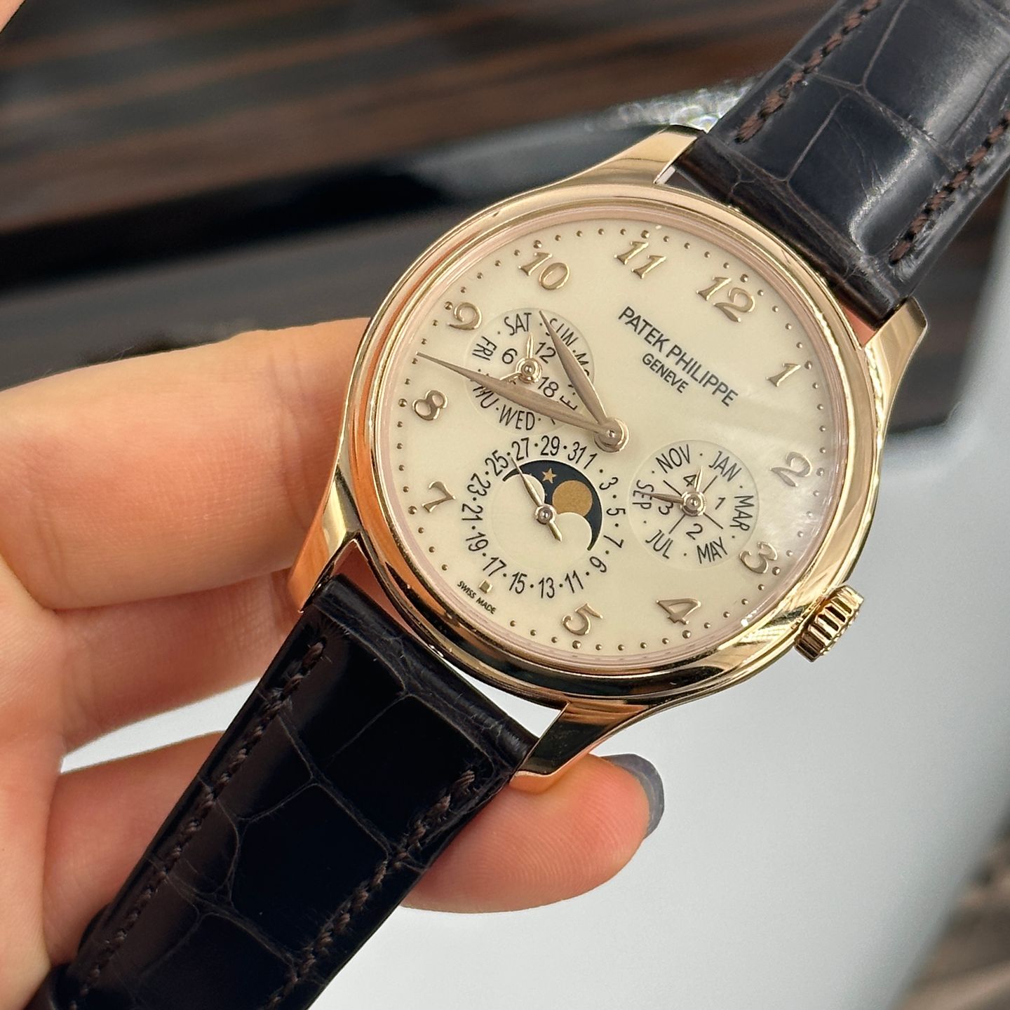 Patek Philippe Perpetual Calendar 5327R-001 - (7/8)