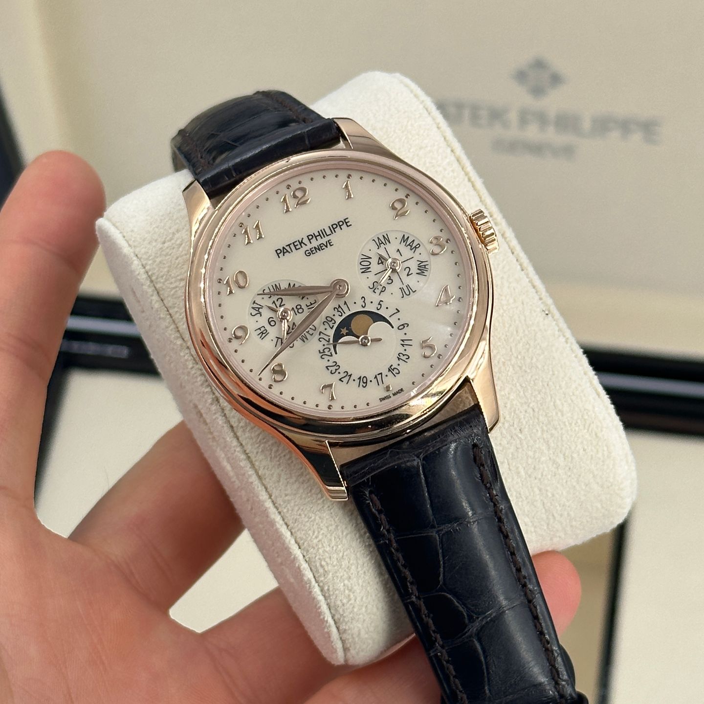 Patek Philippe Perpetual Calendar 5327R-001 - (5/8)