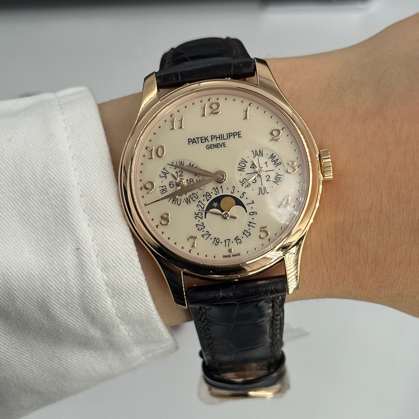 Patek Philippe Perpetual Calendar 5327R-001 - (8/8)