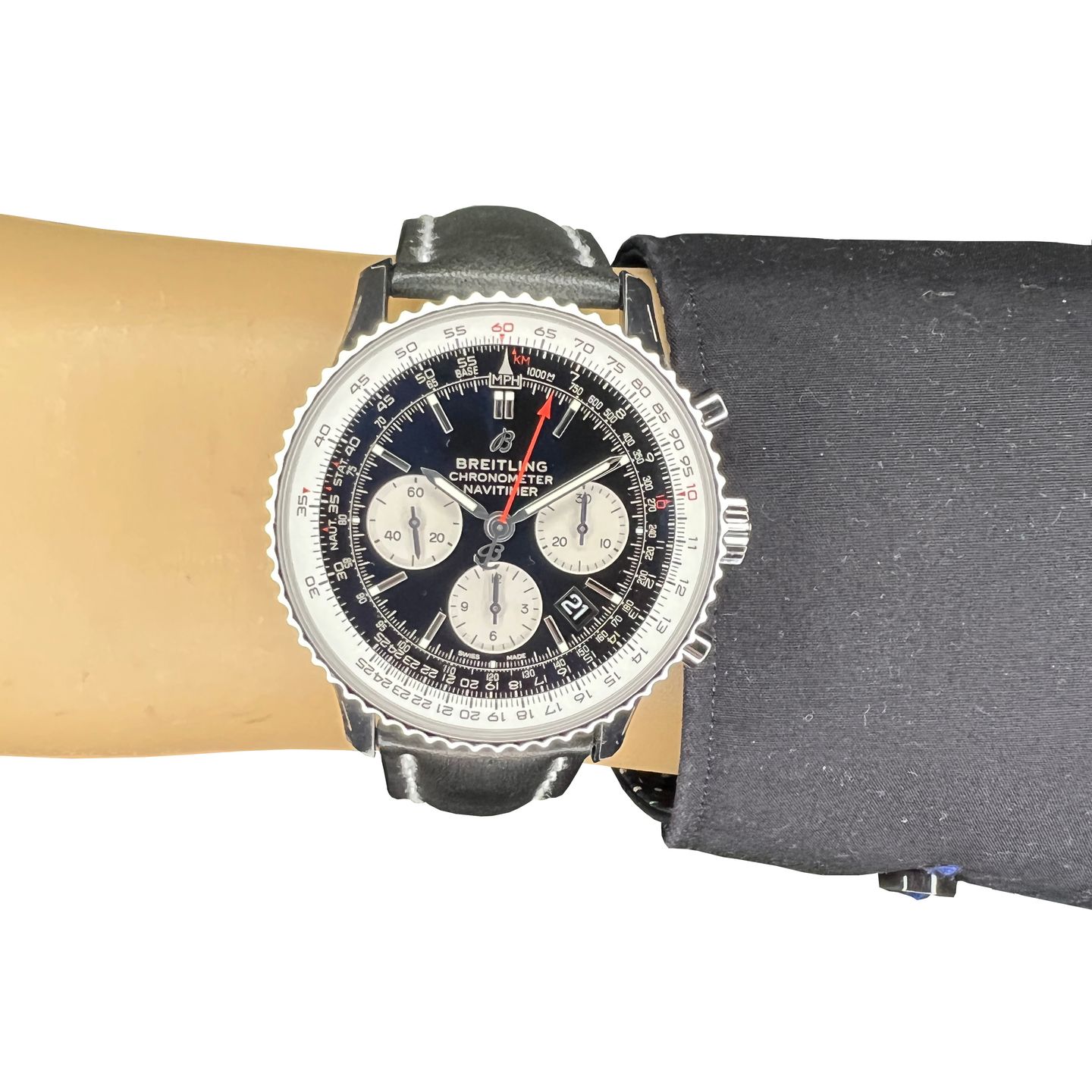 Breitling Navitimer 1 B01 Chronograph AB0121211B1X1 (2022) - Black dial 43 mm Steel case (6/8)