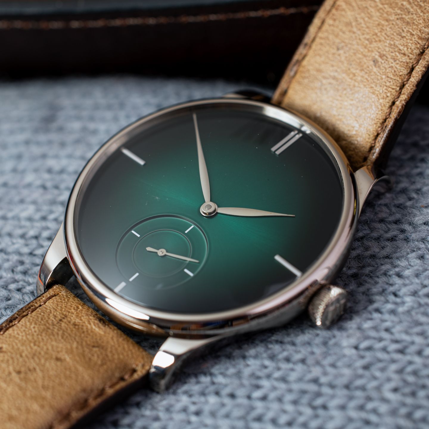 H. Moser & Cie. Venturer 2327-0209 (2017) - 40mm Staal (1/8)