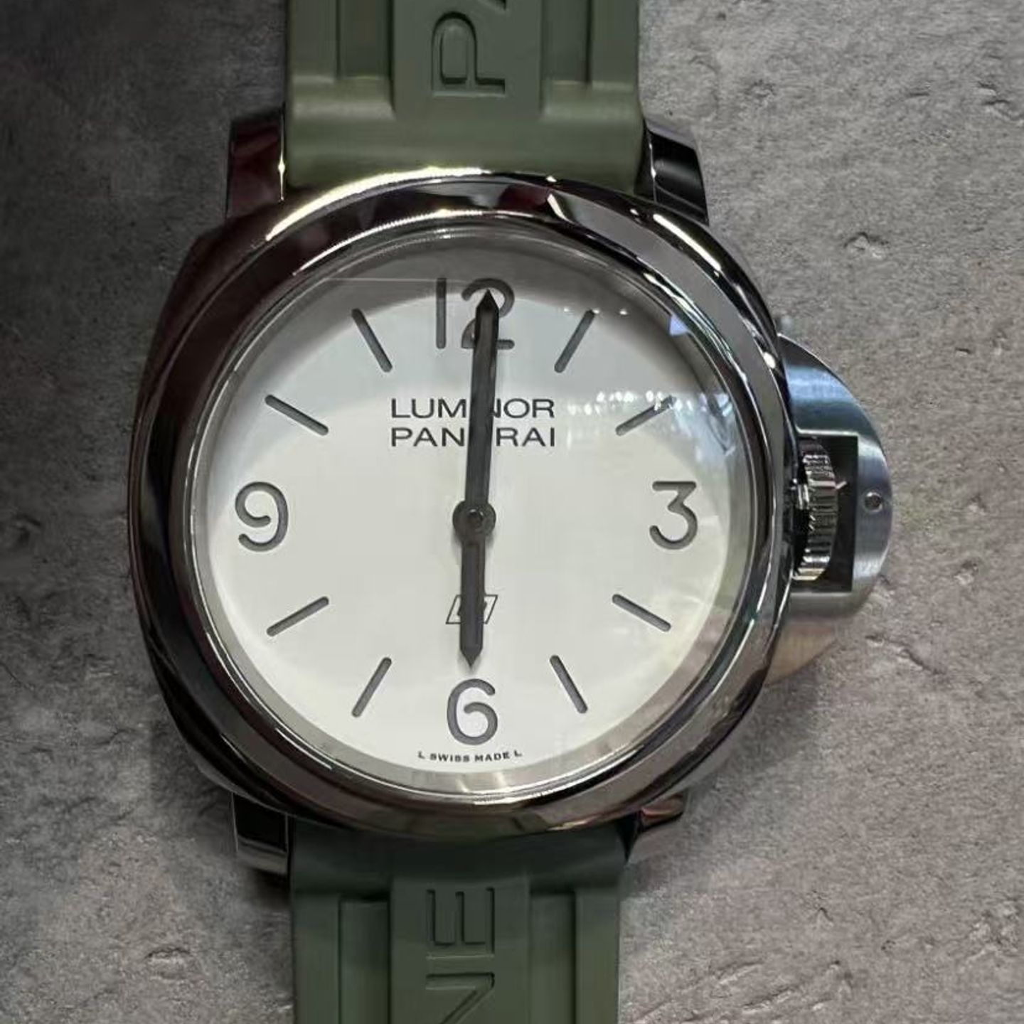 Panerai Luminor Base Logo PAM01087 (2025) - Wit wijzerplaat 44mm Staal (3/5)
