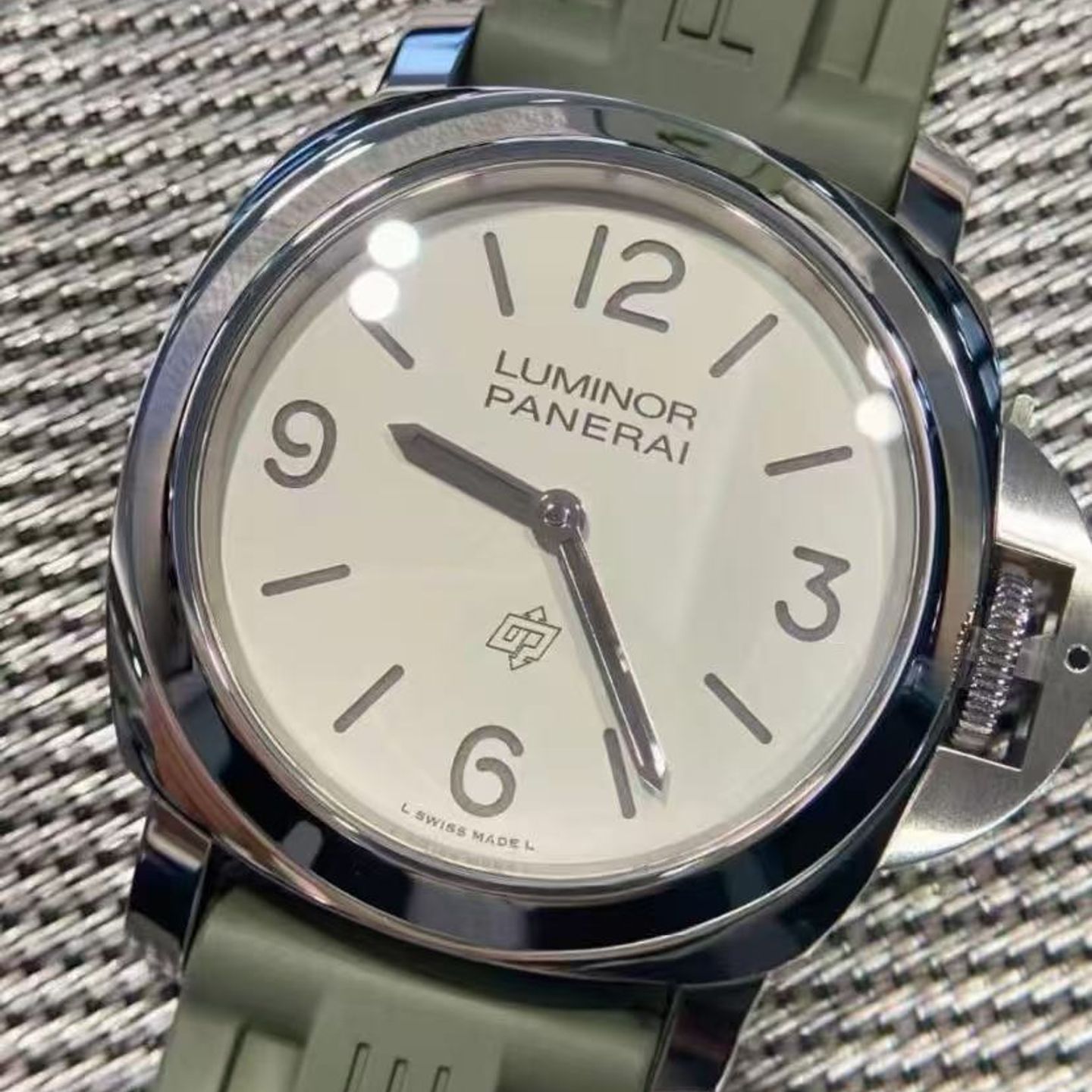 Panerai Luminor Base Logo PAM01087 (2025) - Wit wijzerplaat 44mm Staal (5/5)