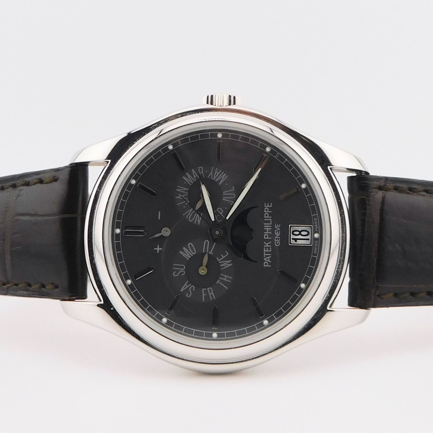 Patek Philippe Annual Calendar 5146P-001 - (3/6)