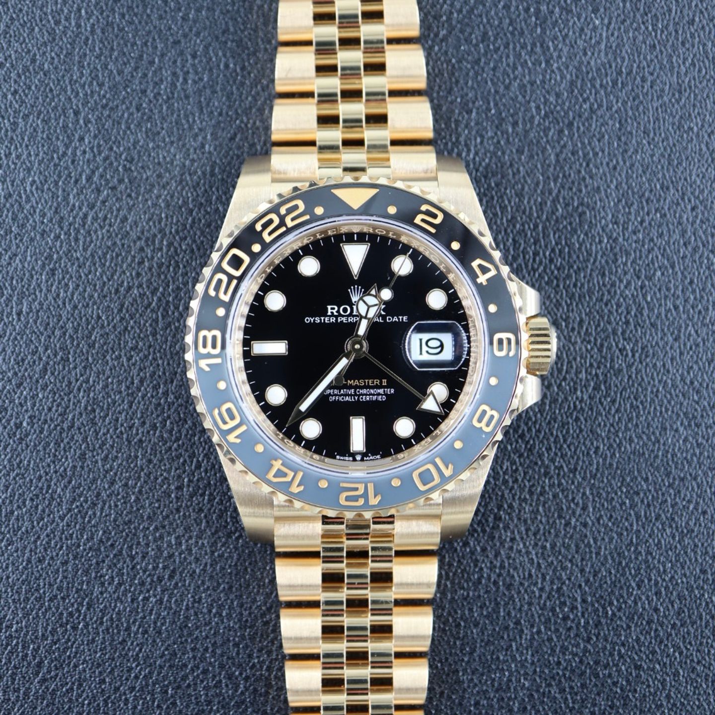 Rolex GMT-Master II 126718GRNR (2024) - Black dial 40 mm Yellow Gold case (1/7)