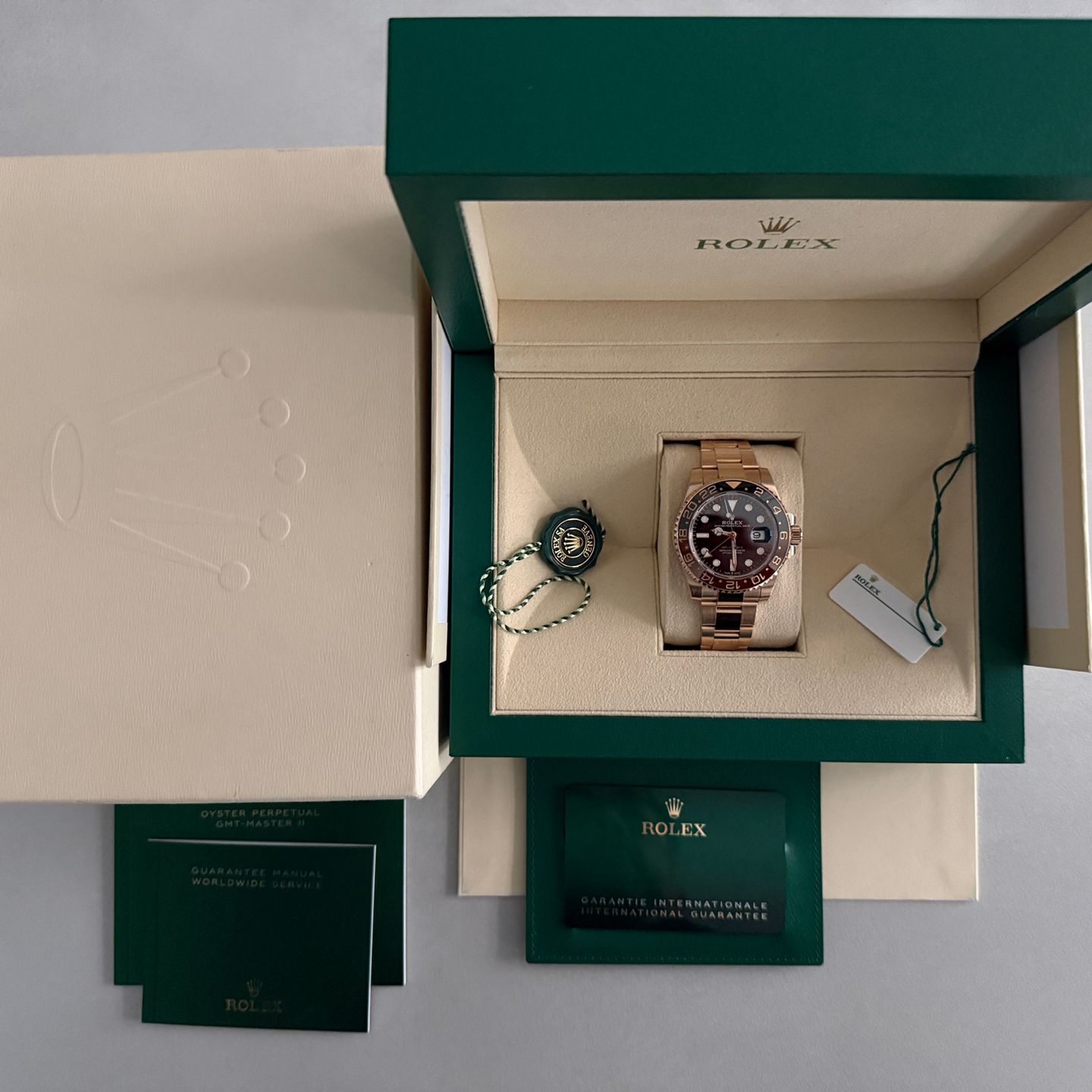 Rolex GMT-Master II 126715CHNR (2020) - Zwart wijzerplaat 40mm Roségoud (2/7)