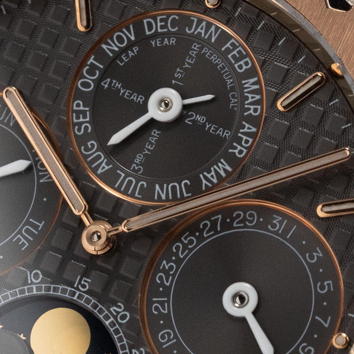 Audemars Piguet Royal Oak Perpetual Calendar 26252OR.OO.D092CR.01 (Unknown (random serial)) - Brown dial 39 mm Rose Gold case (5/8)