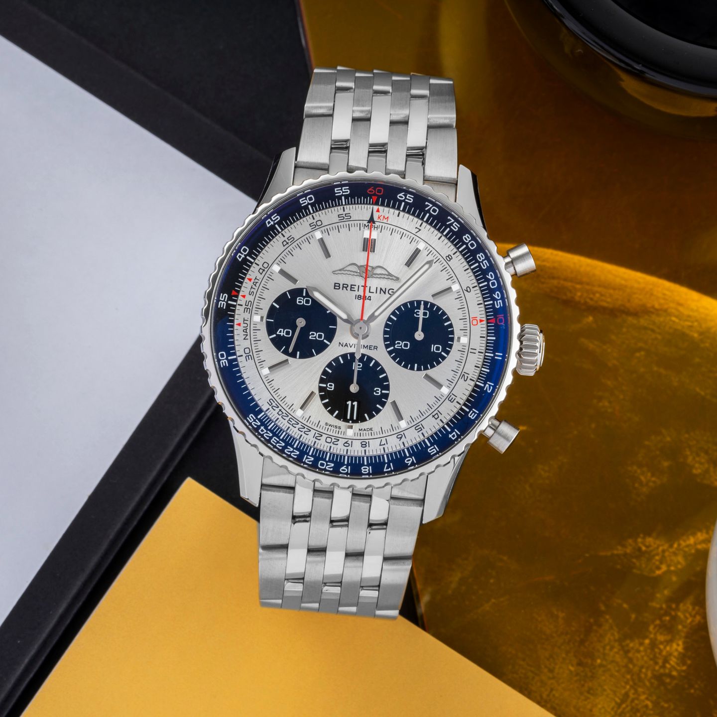 Breitling Navitimer 1 B01 Chronograph AB0138241G1A1 (2020) - Zilver wijzerplaat 43mm Staal (1/8)