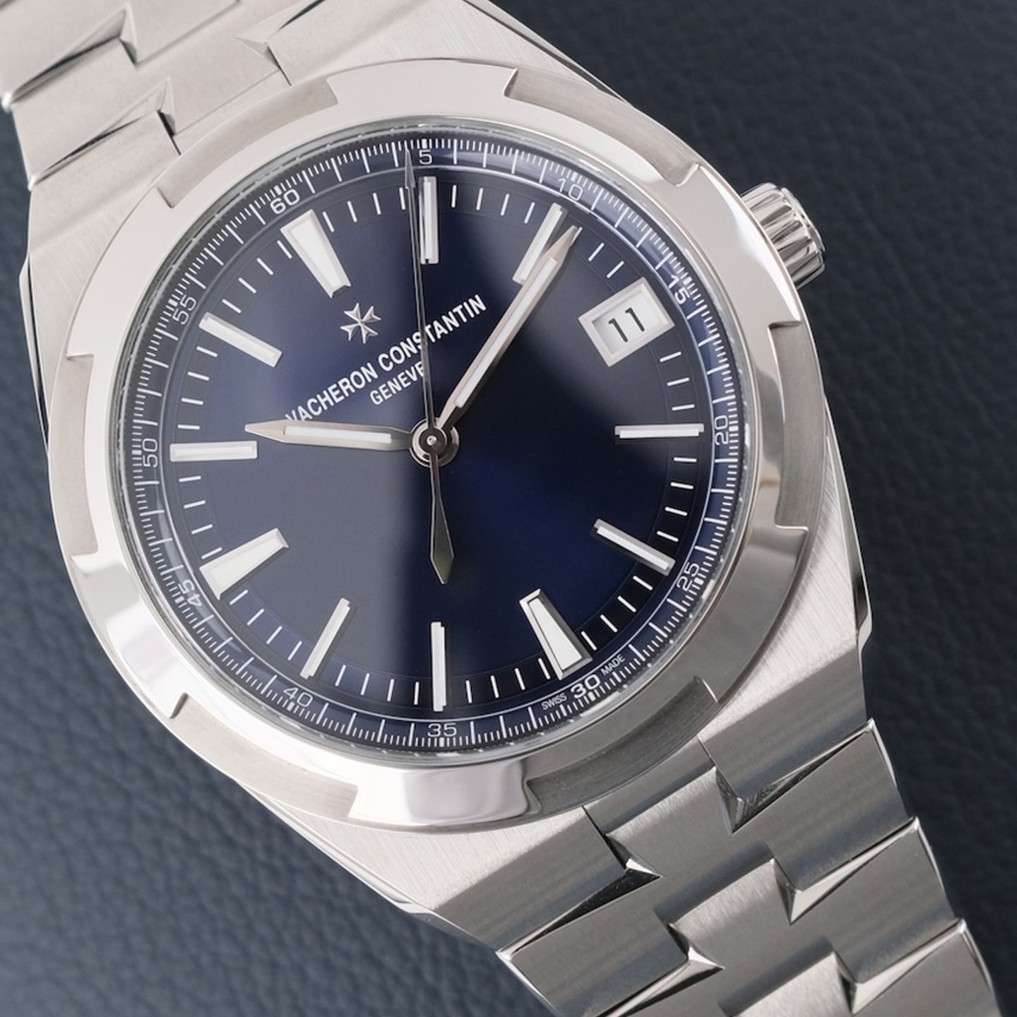 Vacheron Constantin Overseas 4520V/210A-B128 (2024) - Blauw wijzerplaat 41mm Staal (6/8)