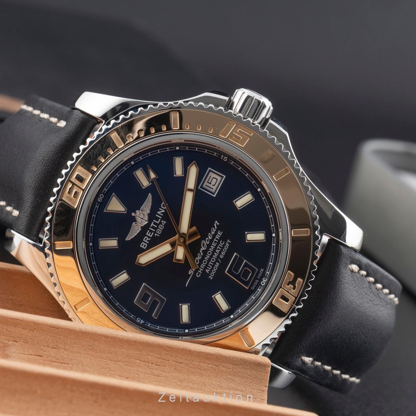 Breitling Superocean 44 C1739112/BA77 (Onbekend (willekeurig serienummer)) - Zwart wijzerplaat 44mm Goud/Staal (2/8)
