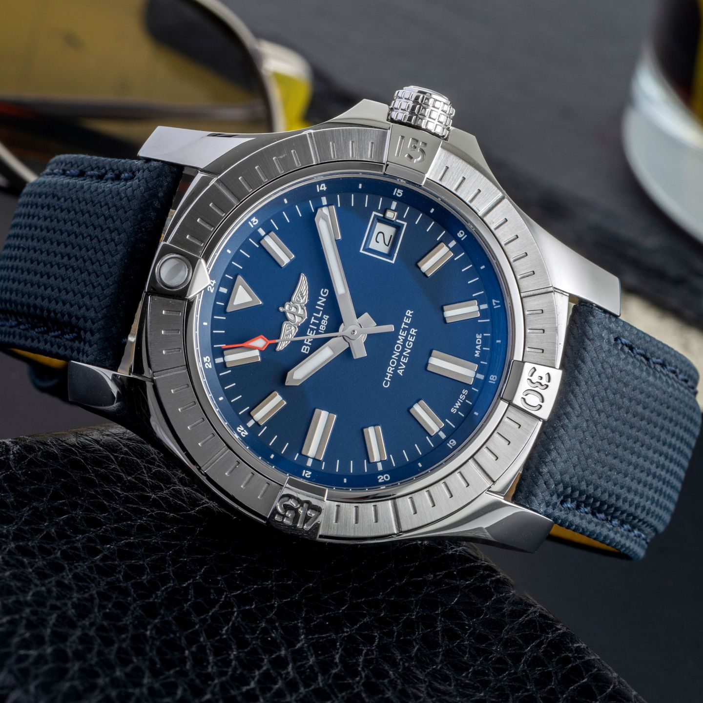 Breitling Avenger A17318 (Onbekend (willekeurig serienummer)) - Blauw wijzerplaat 43mm Staal (2/8)