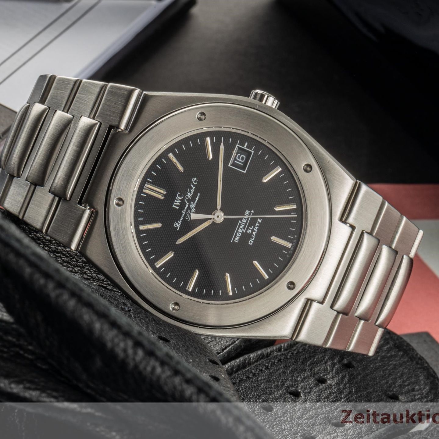 IWC Ingenieur Automatic IW323303 (Unknown (random serial)) - Silver dial 43 mm Rose Gold case (2/8)