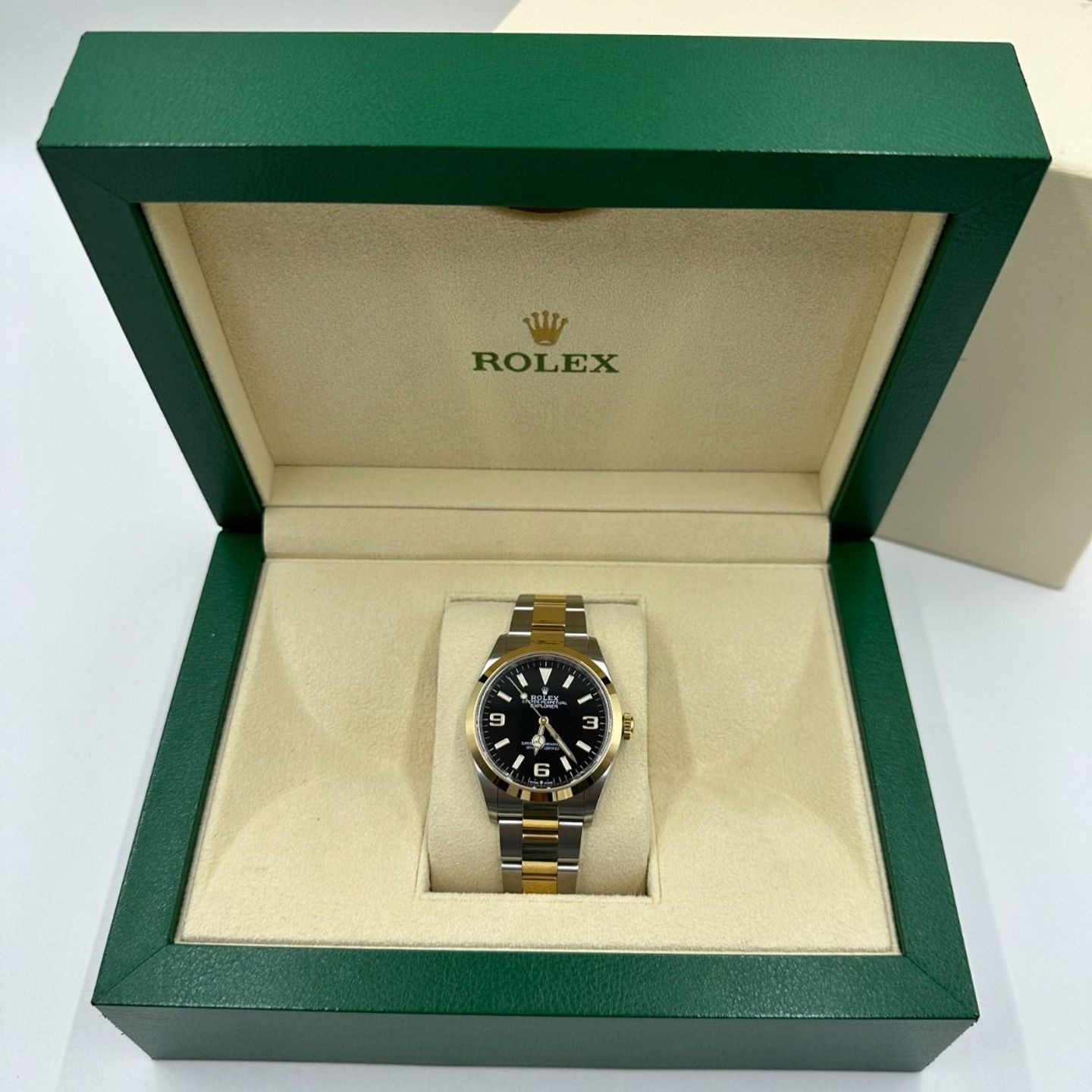 Rolex Explorer 124273 (2023) - Black dial 36 mm Steel case (4/8)