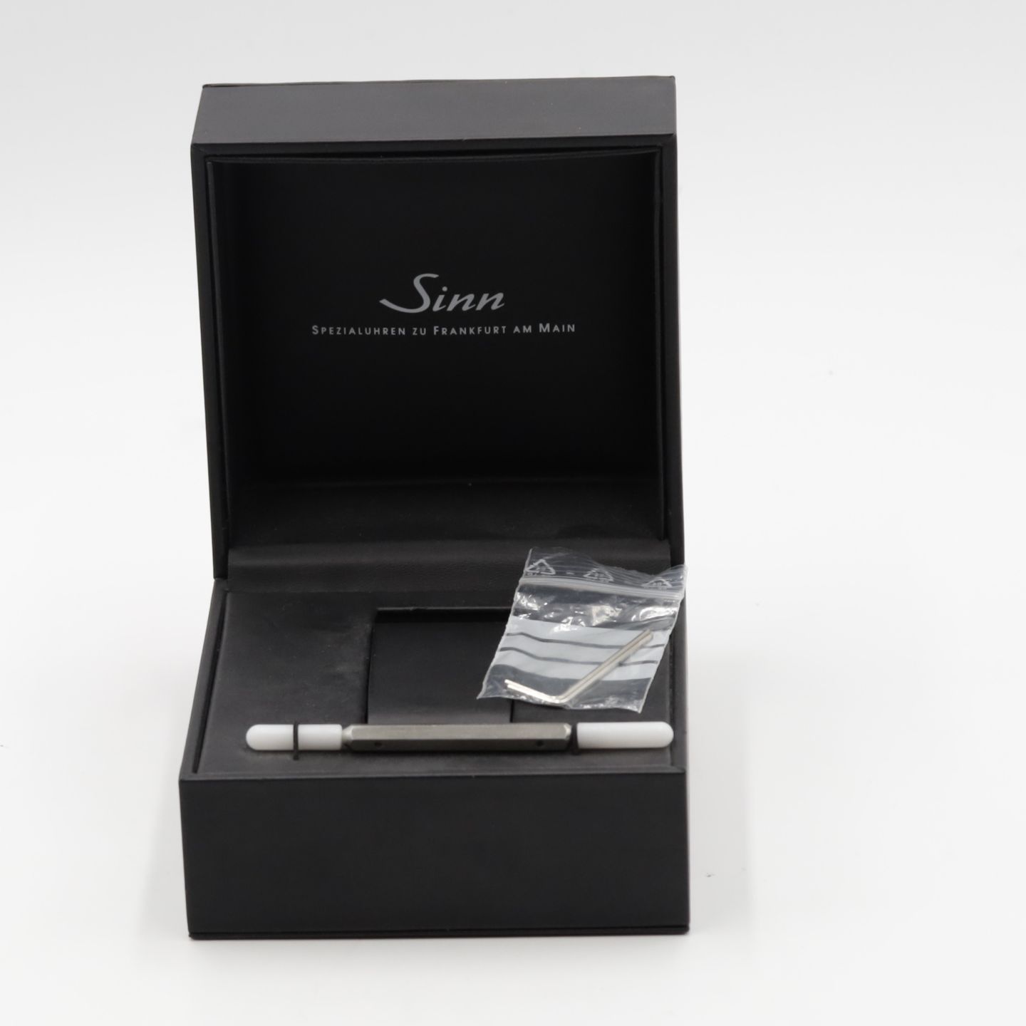 Sinn 104 104.010 (2020) - Zwart wijzerplaat 41mm Staal (8/8)