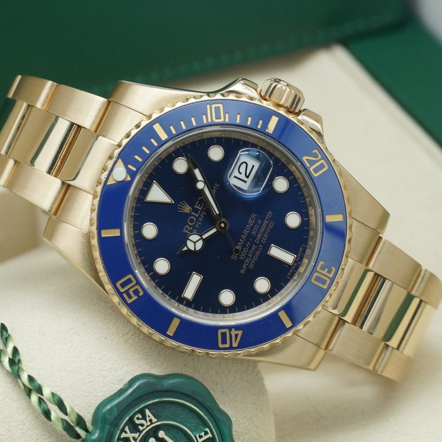 Rolex Submariner Date 116618LB (2018) - Blue dial 40 mm Yellow Gold case (2/8)