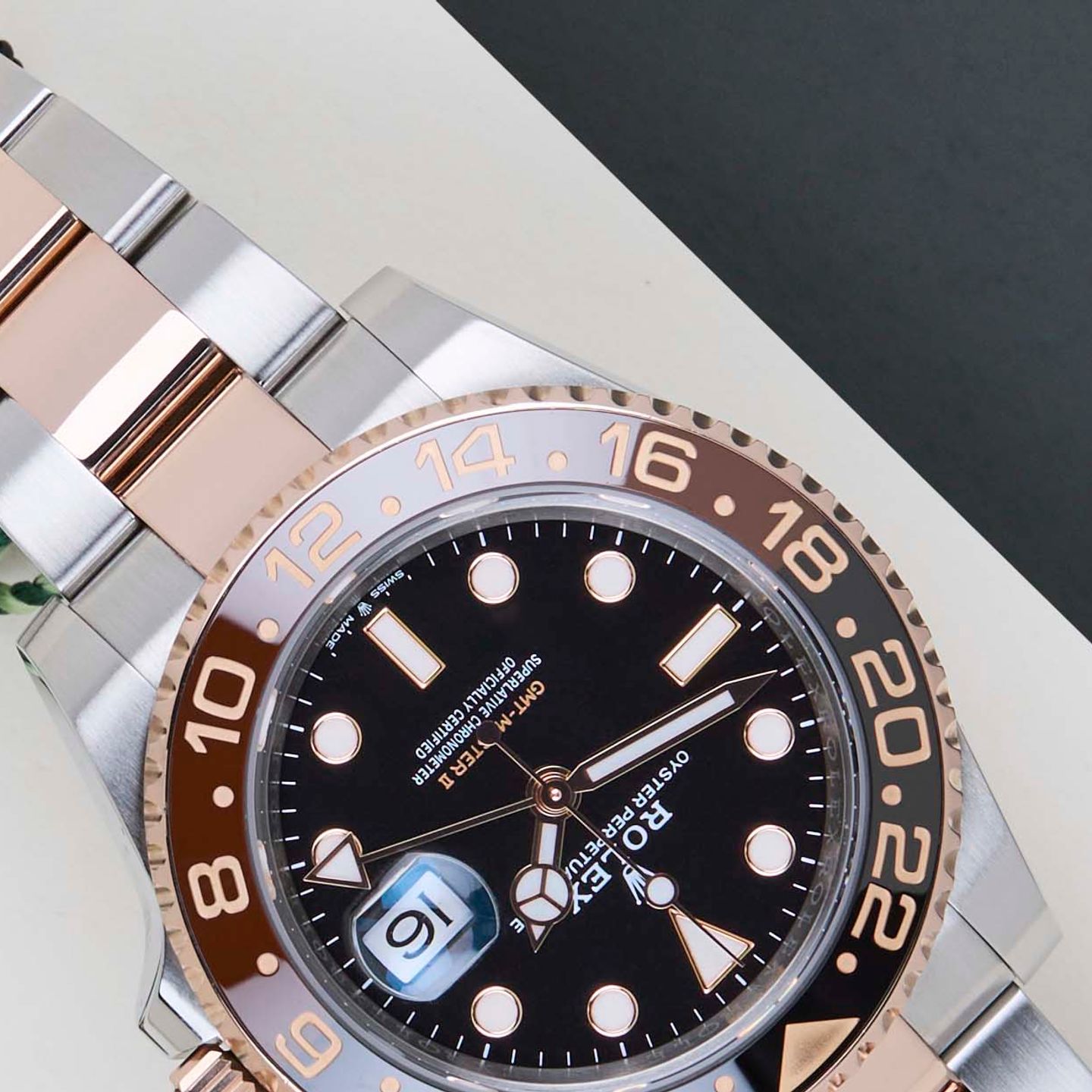 Rolex GMT-Master II 126711CHNR (2020) - Black dial 40 mm Gold/Steel case (4/8)