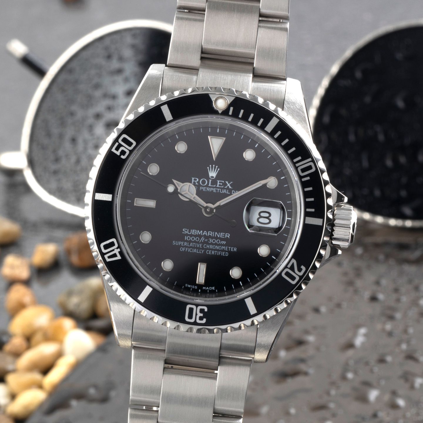 Rolex Submariner Date 16610 (2000) - Black dial 40 mm Steel case (3/8)