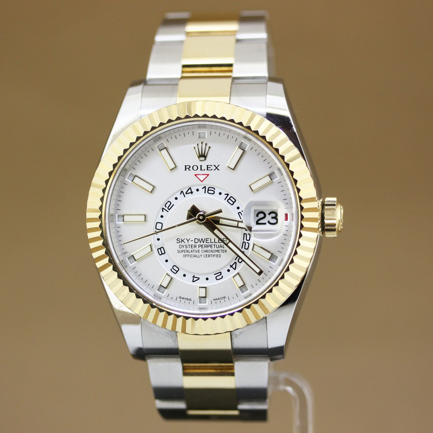 Rolex Sky-Dweller 326933 (2019) - 42 mm Gold/Steel case (2/8)