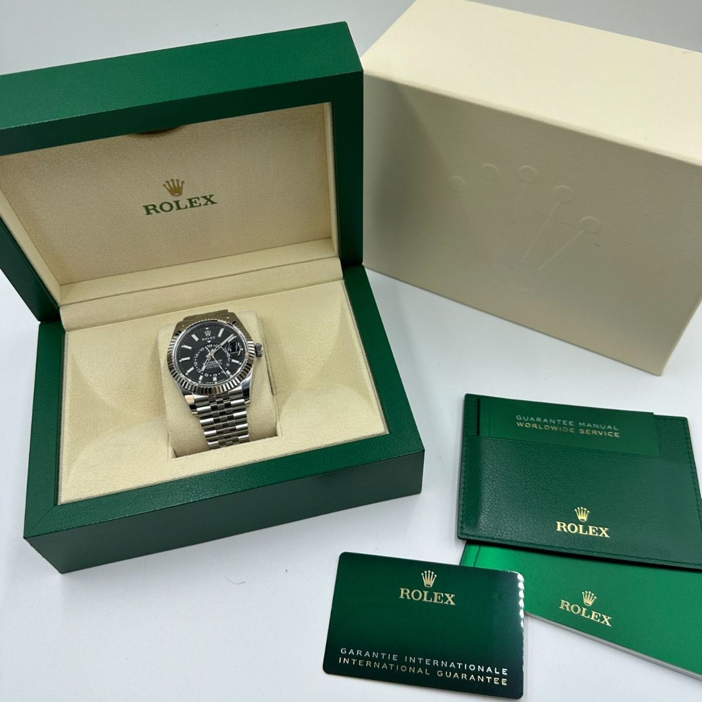 Rolex Sky-Dweller 336934 (2024) - Zwart wijzerplaat 42mm Goud/Staal (2/8)