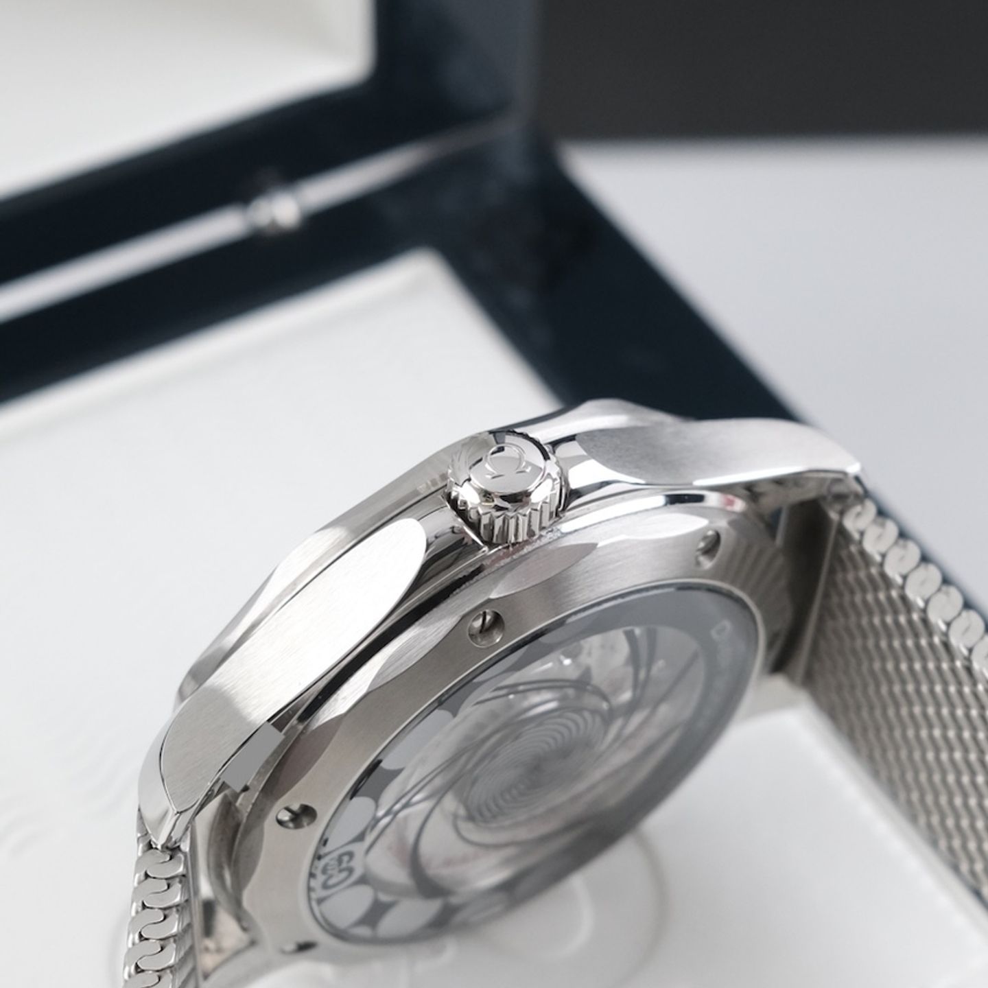 Omega Seamaster Diver 300 M 210.30.42.20.03.002 (2024) - Blue dial 42 mm Steel case (5/8)