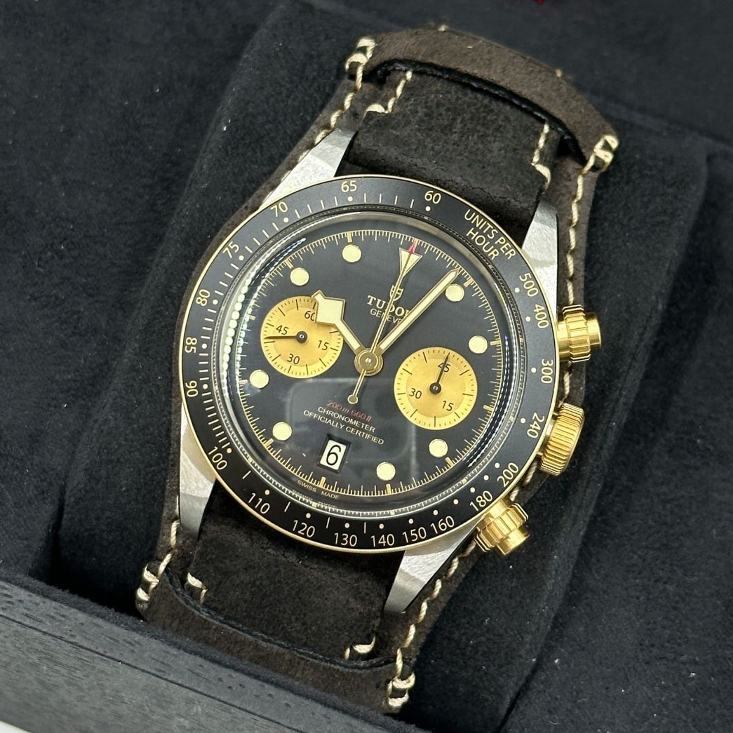 Tudor Black Bay Chrono 79363N-0002 (2023) - Black dial 41 mm Gold/Steel case (8/8)