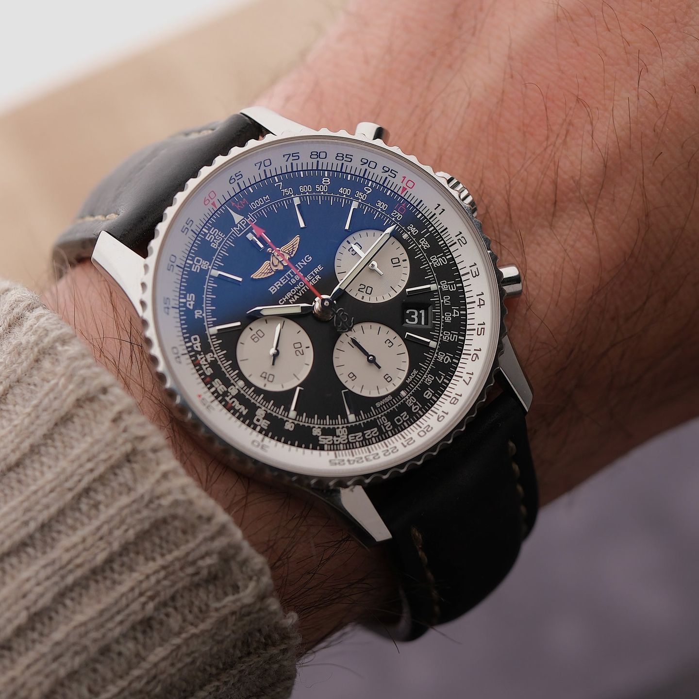 Breitling Navitimer 01 AB0120 (Unknown (random serial)) - Black dial 43 mm Steel case (2/8)