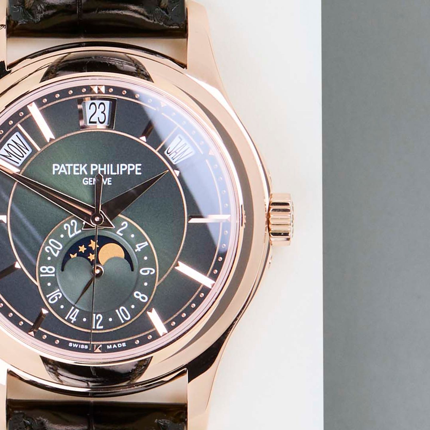 Patek Philippe Annual Calendar 5205R-011 (2024) - Green dial 40 mm Rose Gold case (5/8)