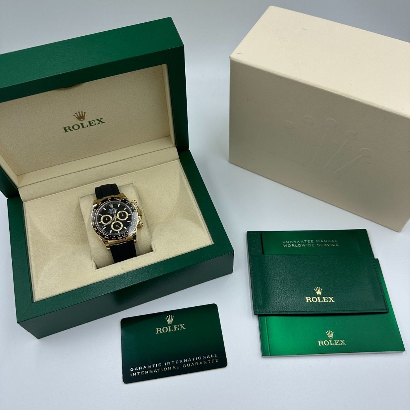 Rolex Daytona 126518LN (2024) - Black dial 40 mm Yellow Gold case (2/8)