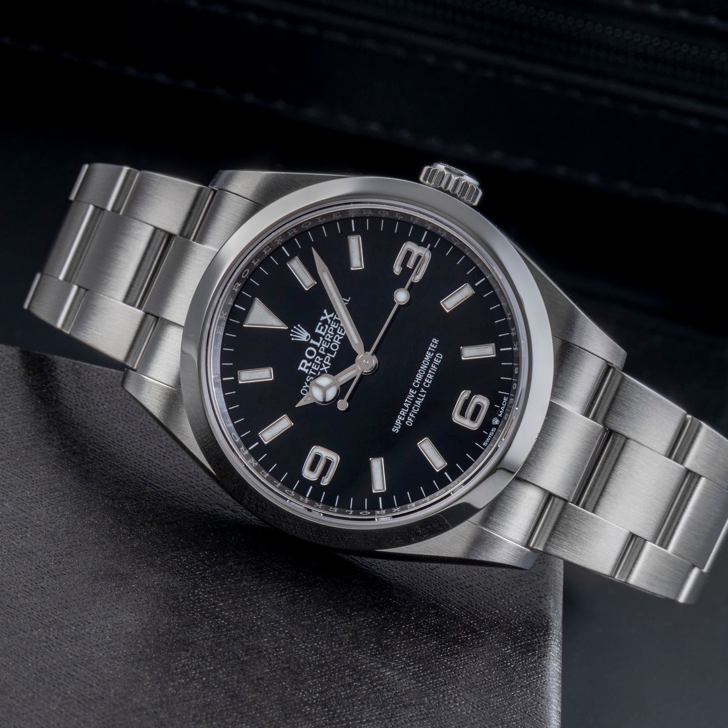 Rolex Explorer 124270 (Onbekend (willekeurig serienummer)) - Zwart wijzerplaat 36mm Staal (2/8)