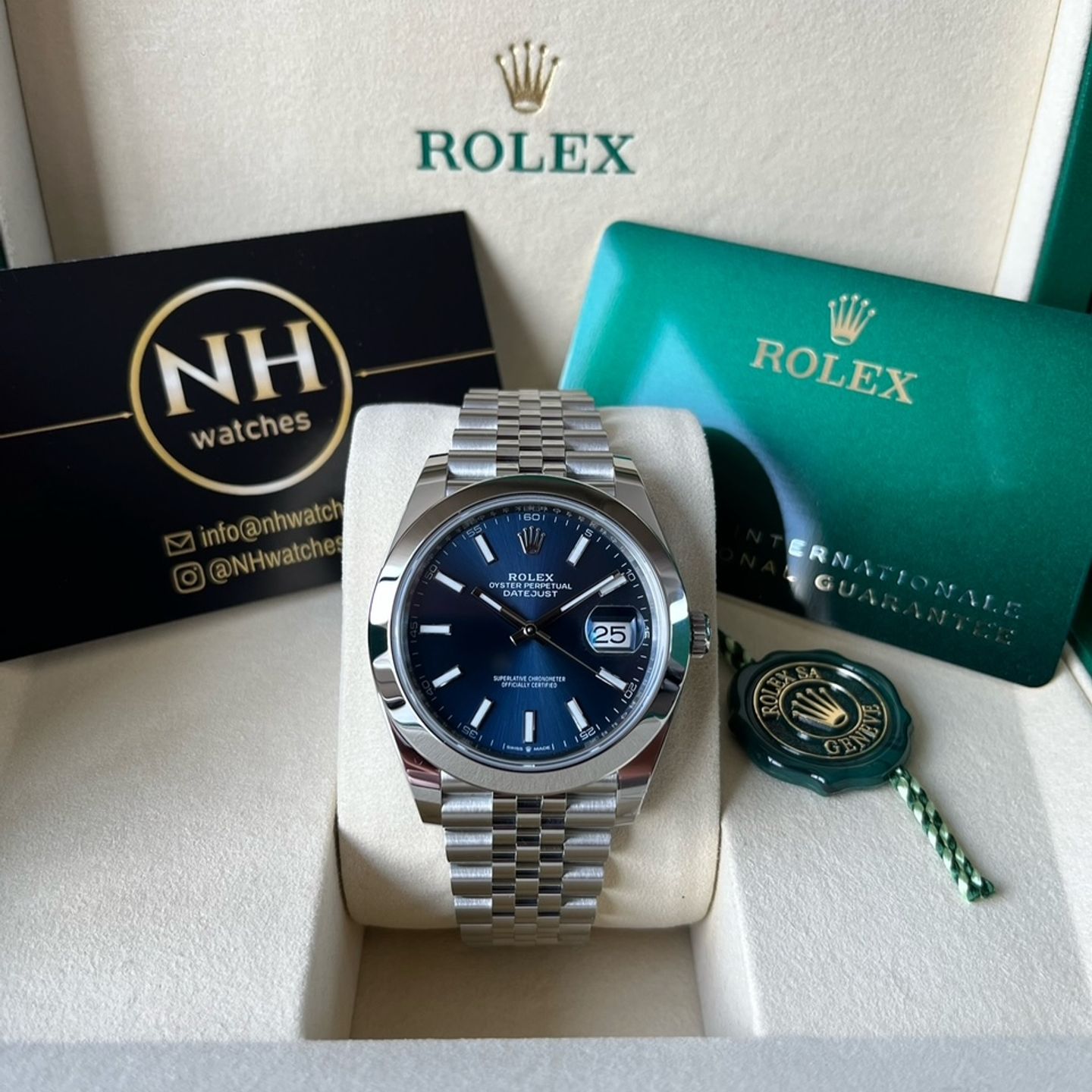 Rolex Datejust 41 126300 (2025) - Blauw wijzerplaat 41mm Staal (1/8)