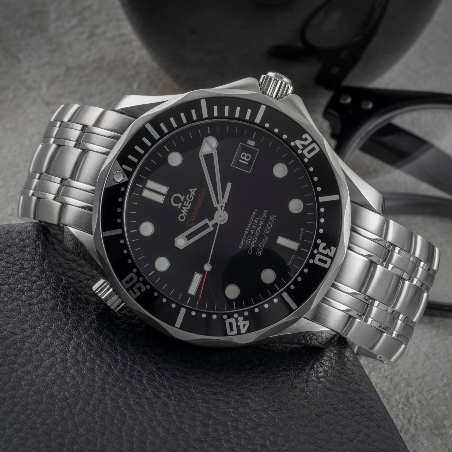 Omega Seamaster Diver 300 M 212.30.41.20.01.002 (Onbekend (willekeurig serienummer)) - Zwart wijzerplaat 41mm Staal (2/8)