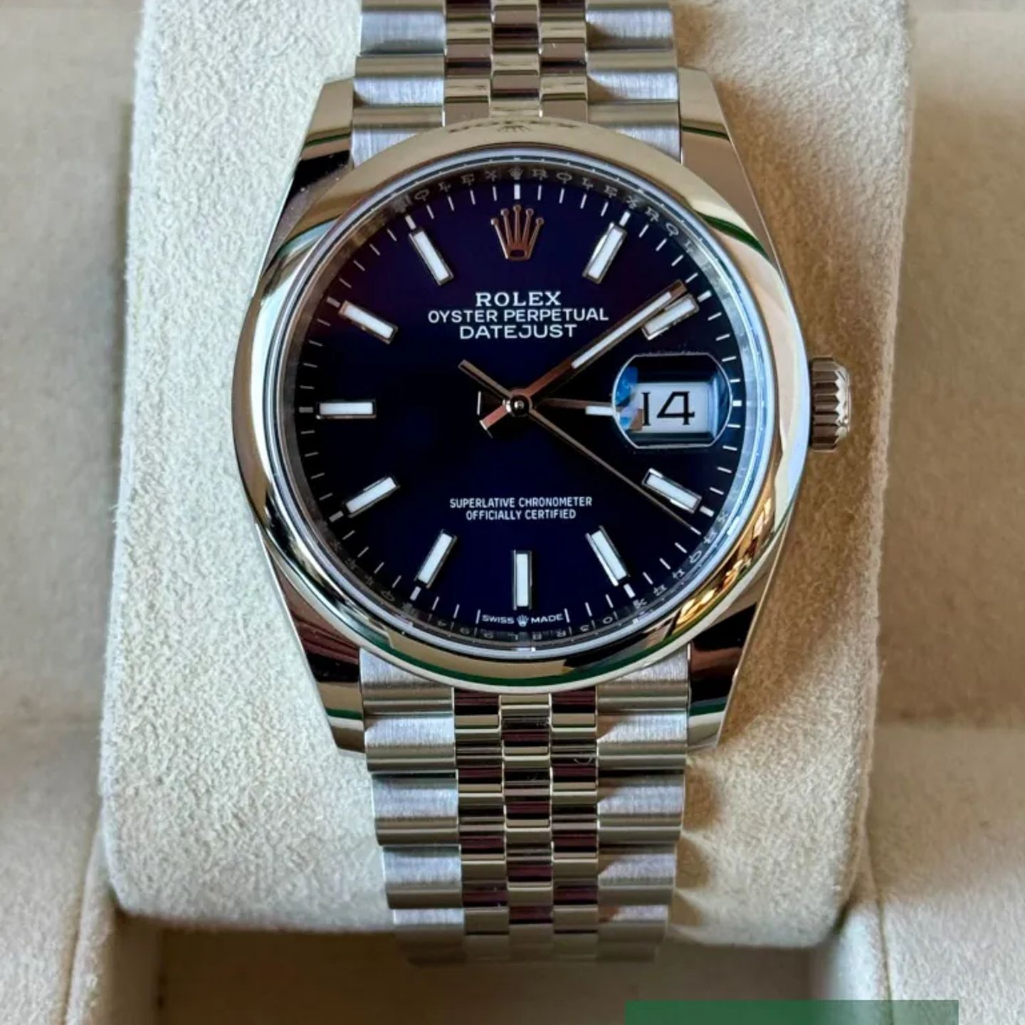 Rolex Datejust 36 126200 (2025) - Blauw wijzerplaat 36mm Staal (2/7)