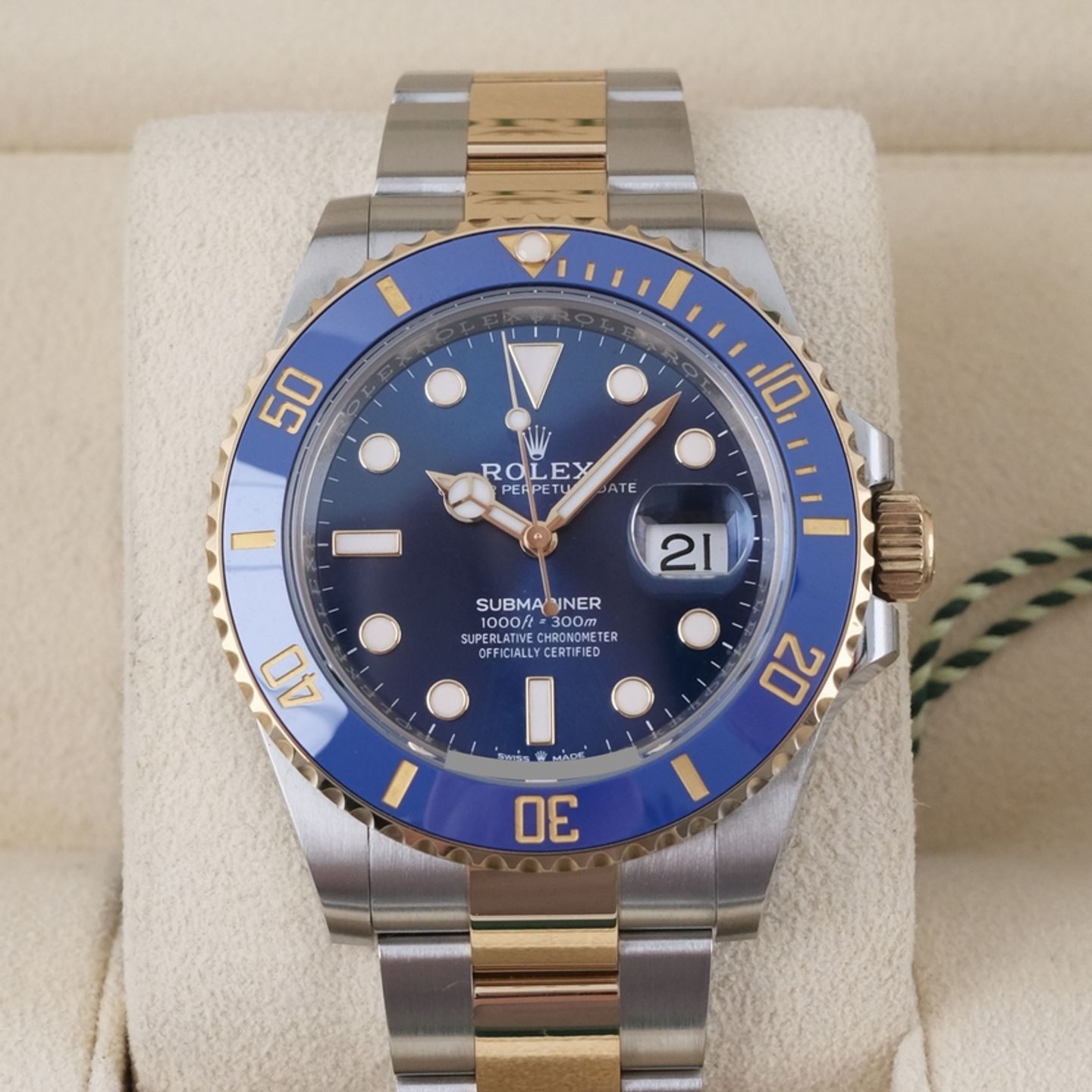 Rolex Submariner Date 126613LB (2021) - 41 mm Gold/Steel case (2/8)