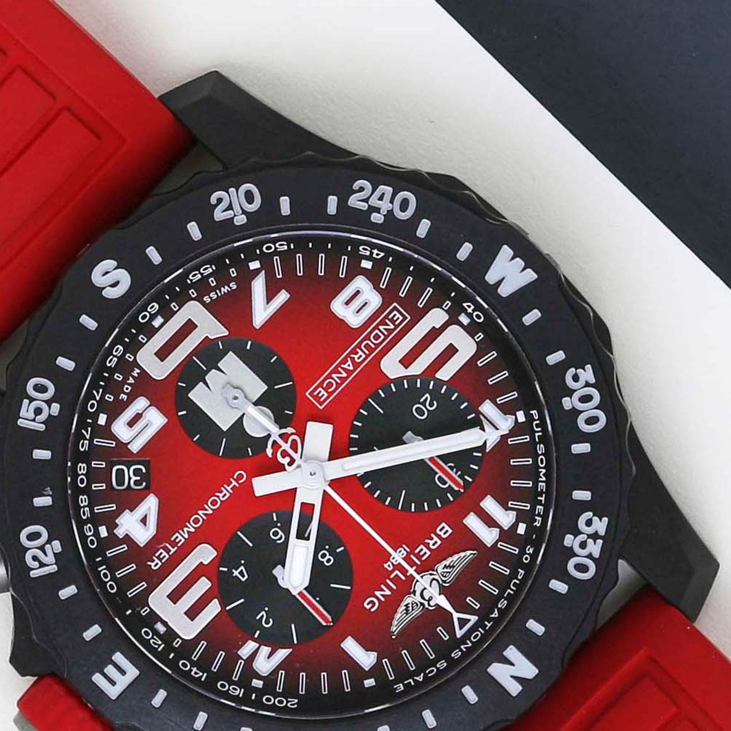 Breitling Endurance Pro X823109A1K1S1 (2022) - Red dial 44 mm Plastic case (4/8)