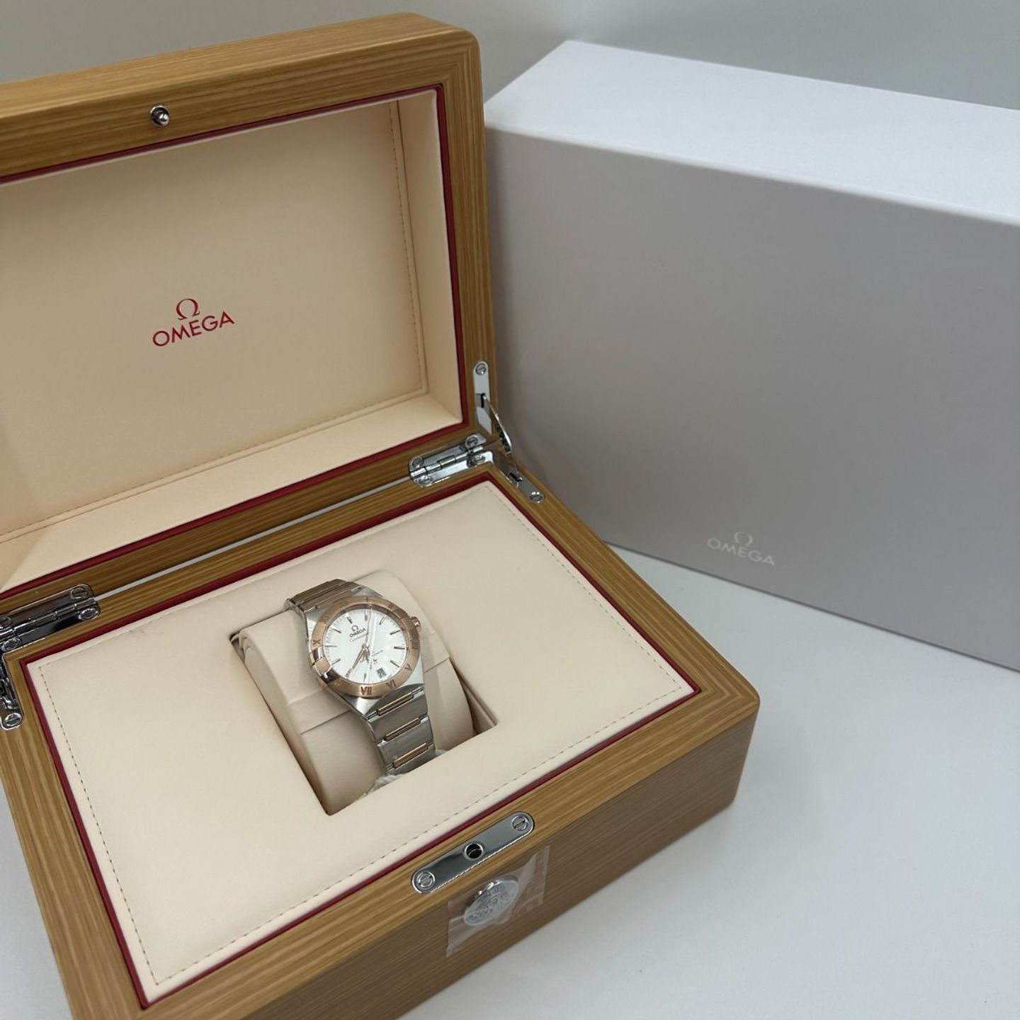 Omega Constellation 131.20.36.20.02.001 (2024) - Silver dial 36 mm Steel case (3/8)