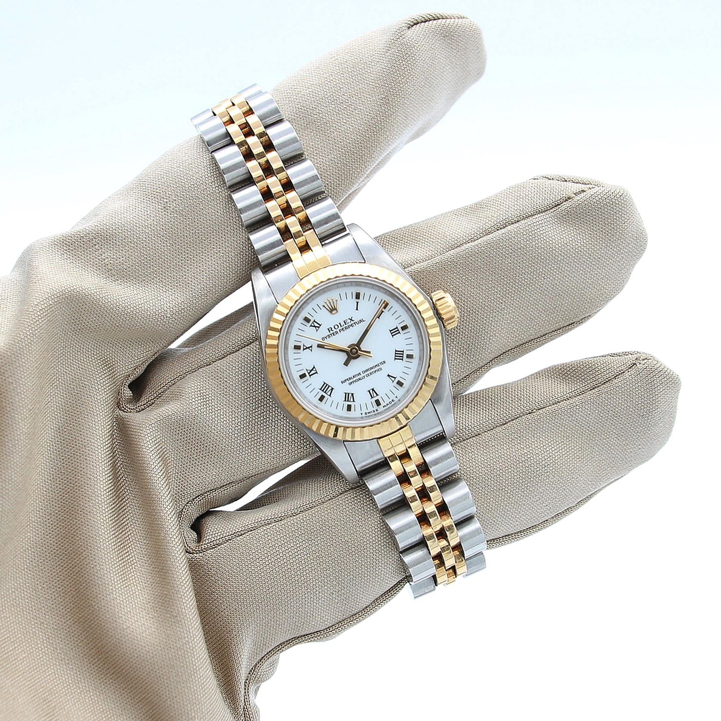 Rolex Oyster Perpetual 67193 (Unknown (random serial)) - White dial 26 mm Gold/Steel case (1/6)