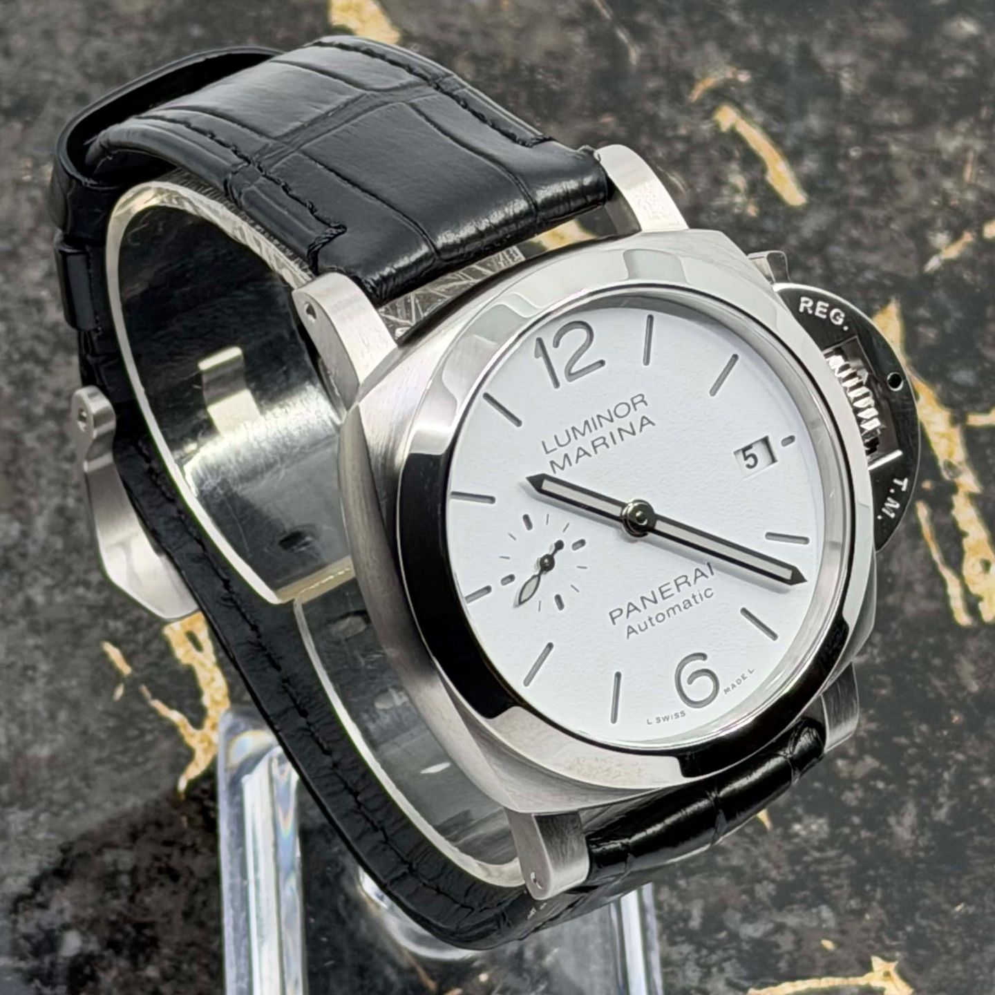 Panerai Luminor Marina PAM01371 (2026) - White dial 40 mm Steel case (8/8)