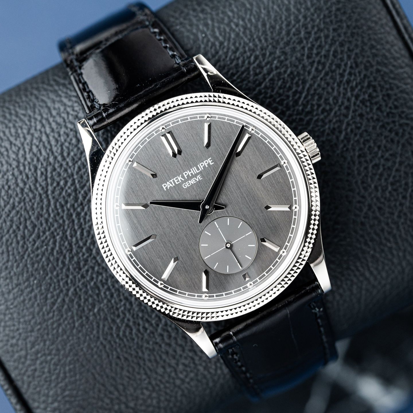 Patek Philippe Calatrava 6119G-001 - (2/8)