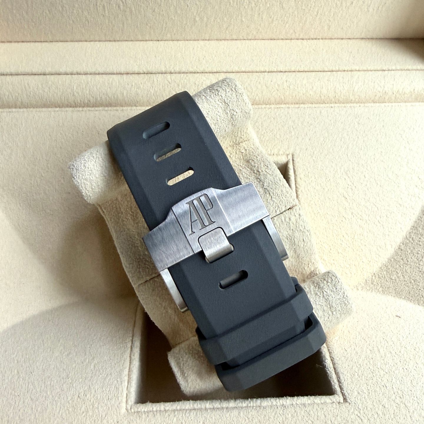 Audemars Piguet Royal Oak Offshore Diver 15720ST.OO.A009CA.01 - (13/14)