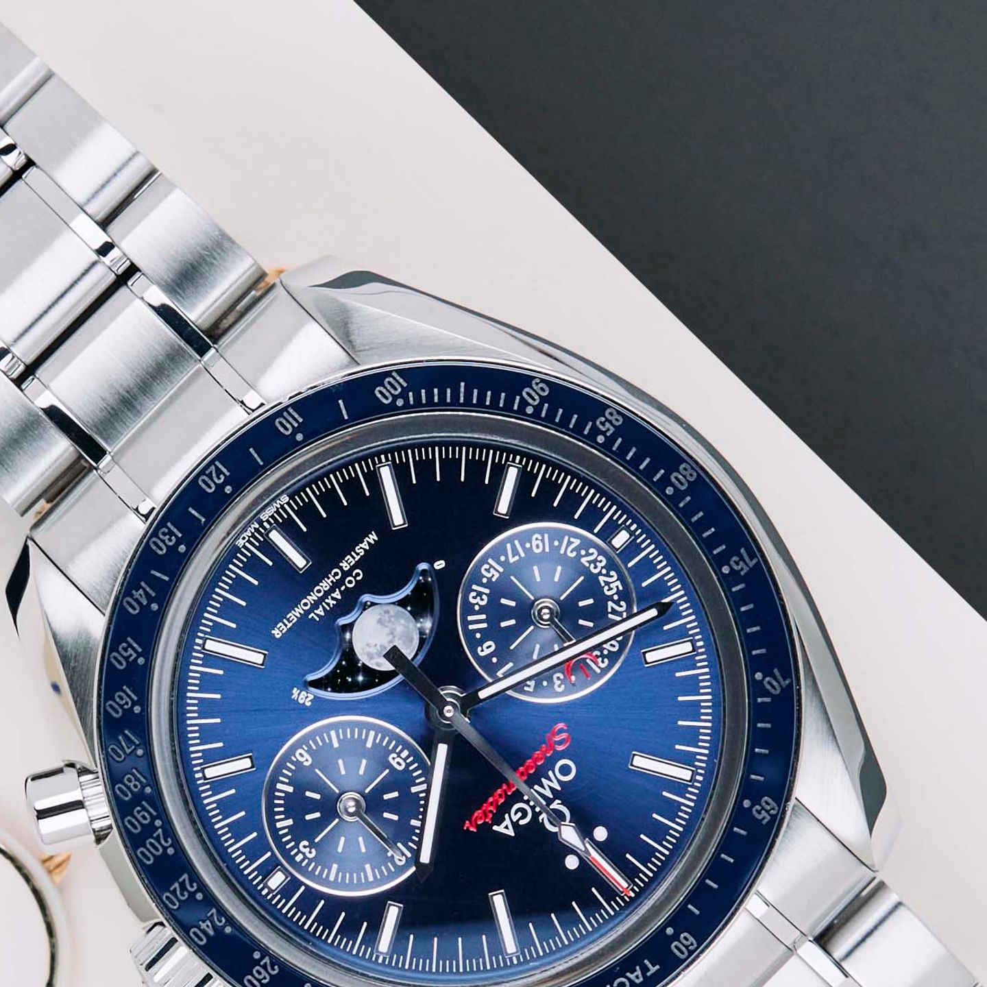 Omega Speedmaster Moonphase 304.33.44.52.03.001 - (4/8)