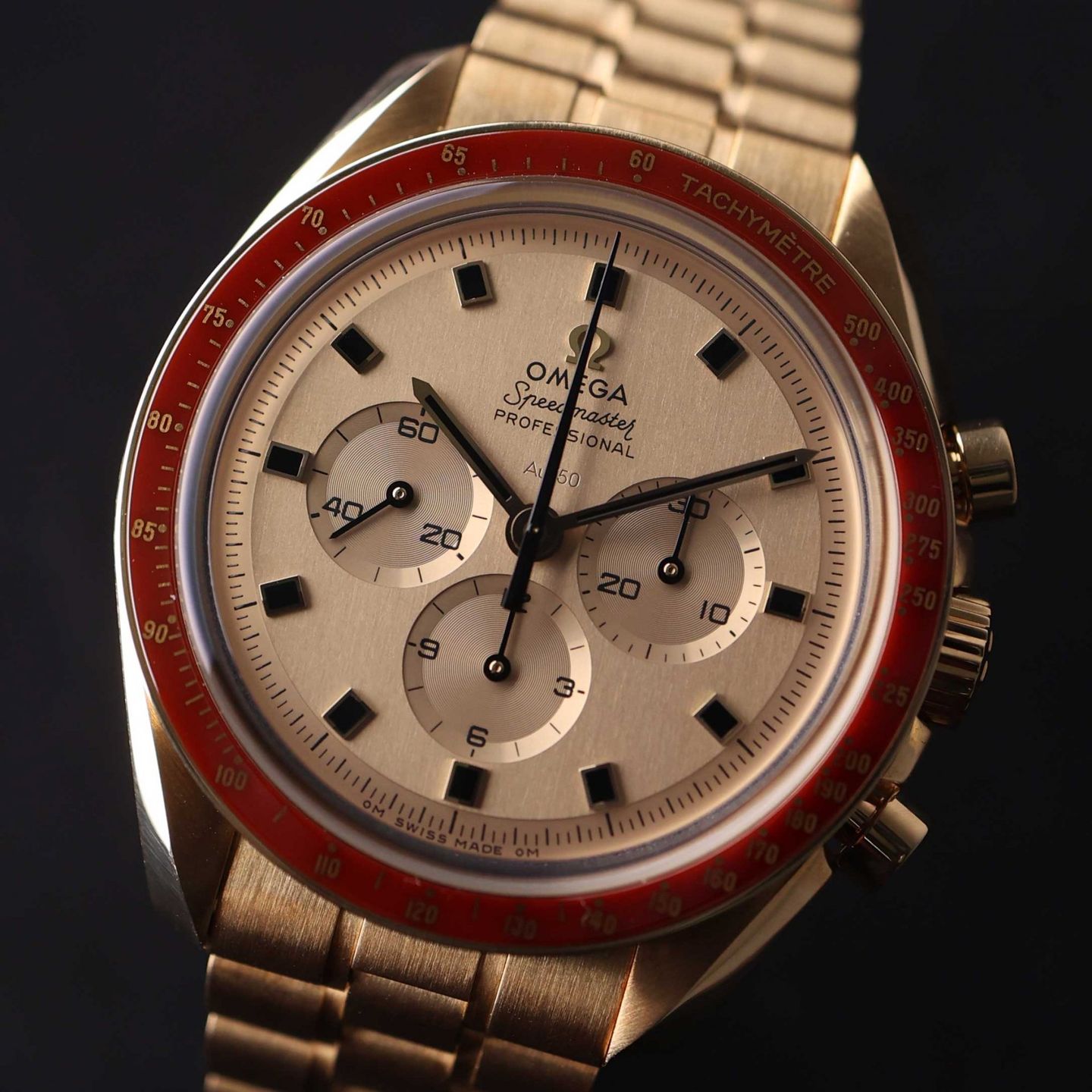 Omega Speedmaster Professional Moonwatch 310.60.42.50.99.001 (2019) - Gold dial 42 mm Yellow Gold case (2/3)